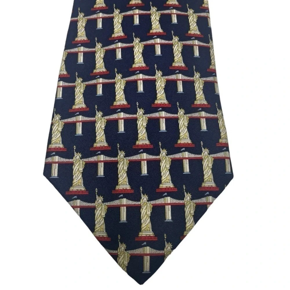 The Metropolitan Museum Of Art Men’s Statue Of Liberty Tie